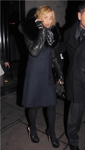 Madonna leaving the Wolseley restaurant in London [21 December 2010 ...