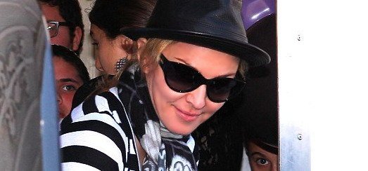 Madonna at the Kabbalah Centre, Beverly Hills [25 February 2012 – Pictures]