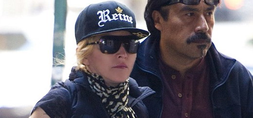 Madonna at the Kabbalah Centre in New York [28 September 2013 – Pictures & Video]